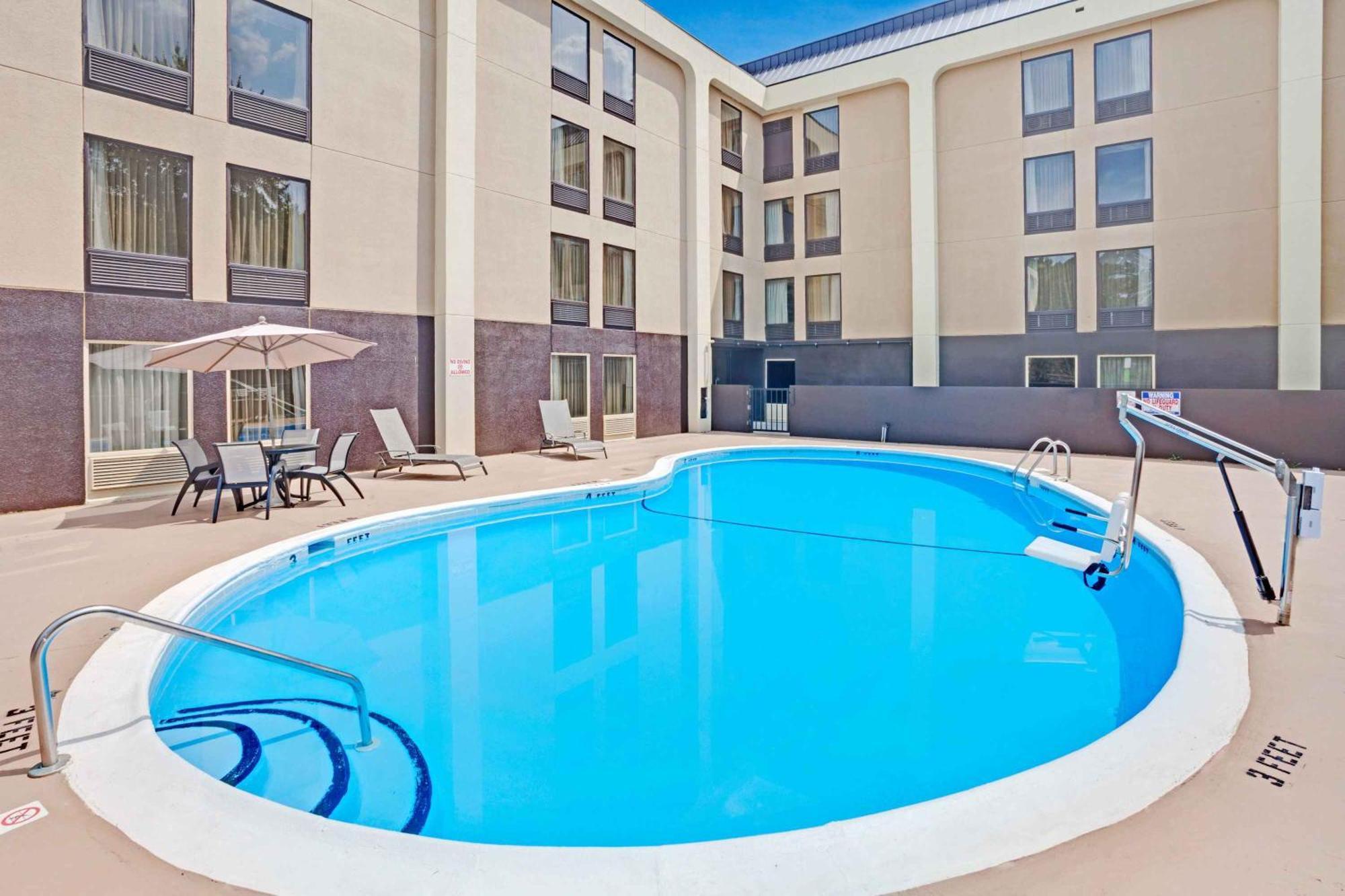 Hotel Wyndham Garden Charlotte Airport Southeast Esterno foto