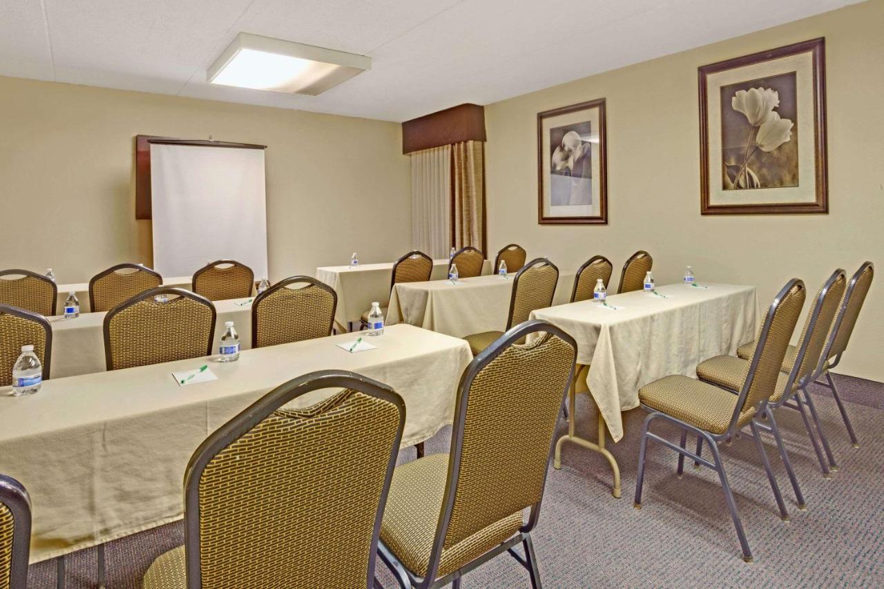 Hotel Wyndham Garden Charlotte Airport Southeast Esterno foto