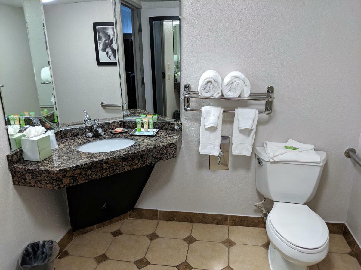 Hotel Wyndham Garden Charlotte Airport Southeast Esterno foto